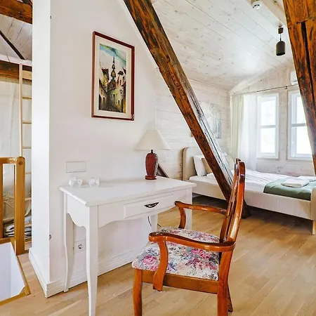Old Town Secret Terrace Loft *
